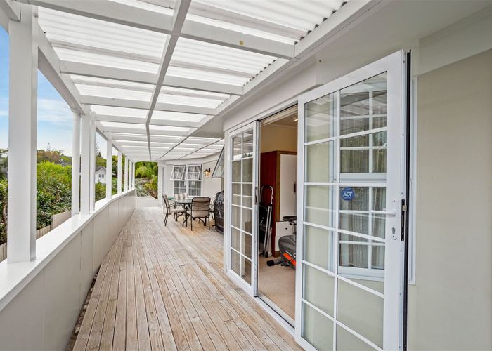  at 1 Edgewood Way, Henderson, Auckland