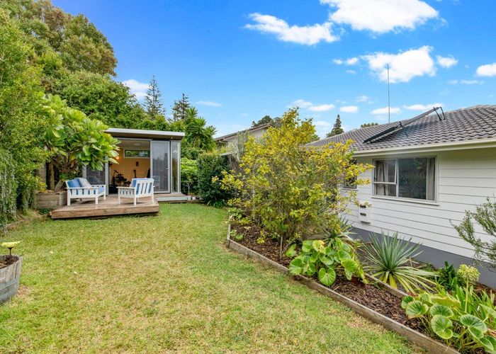  at 94 Salamanca Road, Sunnynook, Auckland