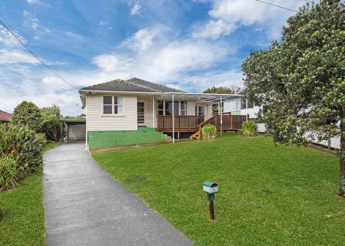  at 11 Robert Burke Place, Henderson, Waitakere City, Auckland