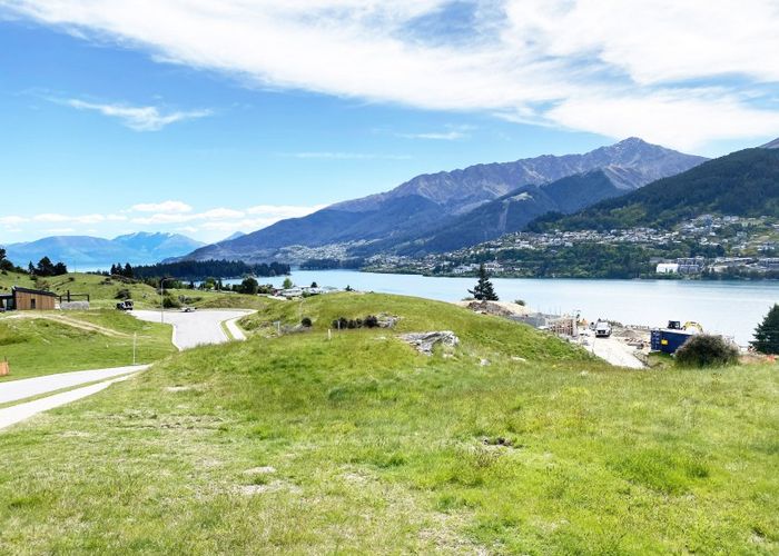  at 1 Elk Place, Kelvin Heights, Queenstown