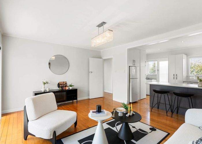  at 1/318 Beach Road, Campbells Bay, Auckland