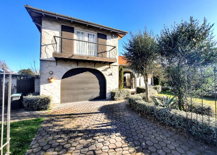  at 405 Avonhead Road, Avonhead, Christchurch