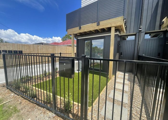  at 1/504 Don buck Road, Massey, Waitakere City, Auckland