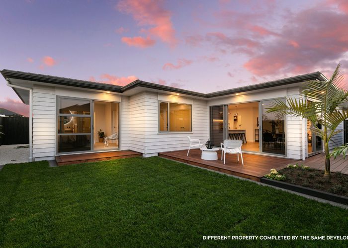  at 8 Henl Lane, Milldale, Rodney, Auckland