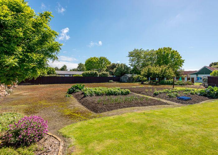  at 20 Gladstone Road, Woodend, Woodend