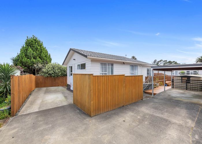  at 2/84 Luanda Drive, Ranui, Auckland