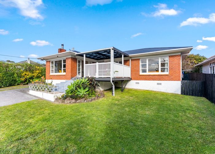  at 39 Sherwood Avenue, Te Atatu South, Waitakere City, Auckland