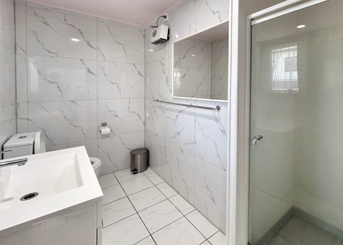  at 2/85 Taumata Road, Sandringham, Auckland