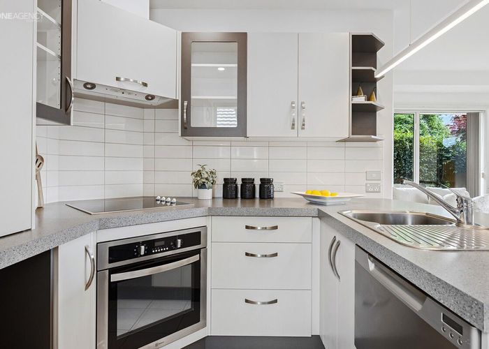  at 4/292 Halswell Road, Halswell, Christchurch City, Canterbury