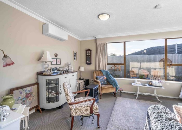  at 2/124 Margaret Street, Glengarry, Invercargill