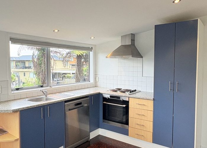  at 86A Parr Terrace, Castor Bay, North Shore City, Auckland