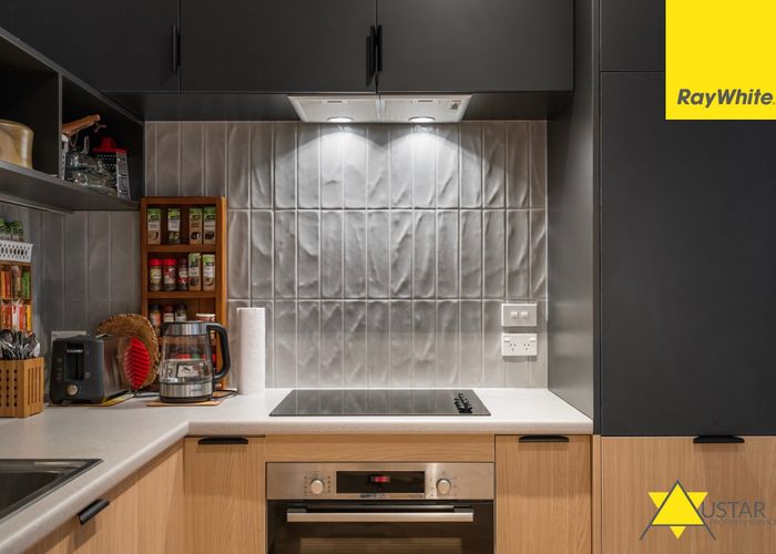  at 2/14 Todd Plaza, New Lynn, Waitakere City, Auckland
