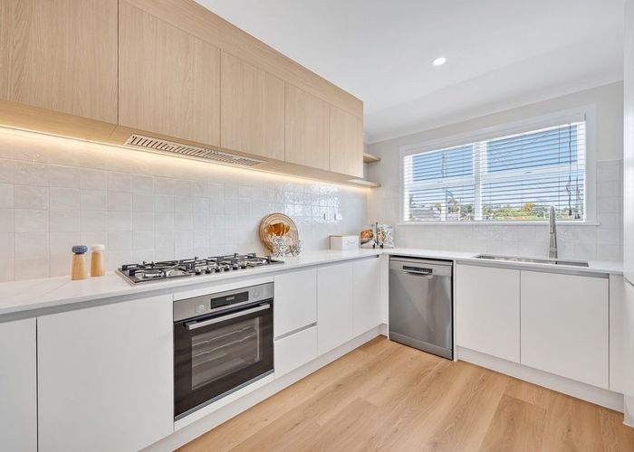  at 32 Harapaki Road, Meadowbank, Auckland