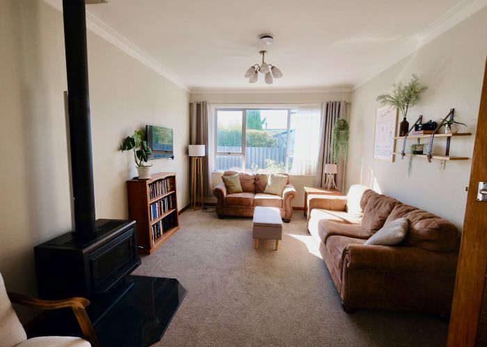  at 27 The Loop, Meeanee, Napier