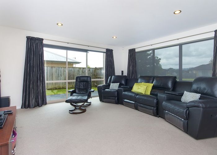  at 79 Parkhaven Drive, Rosehill, Papakura
