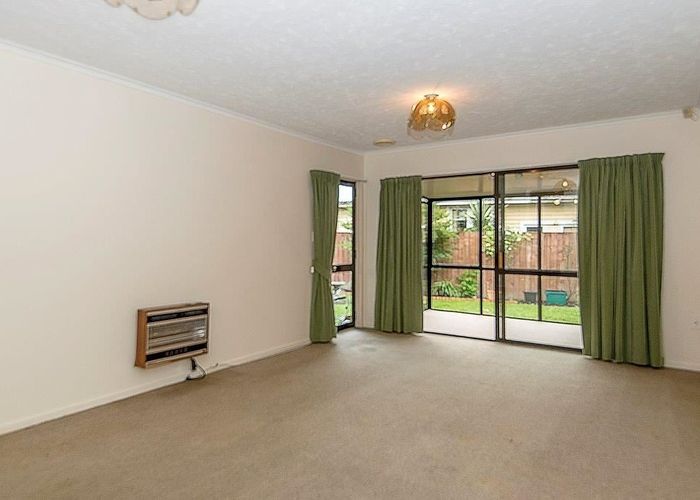  at 2/35 Division Street, Riccarton, Christchurch