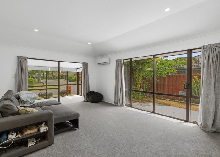 at 36 Villa Grove, Ilam, Christchurch