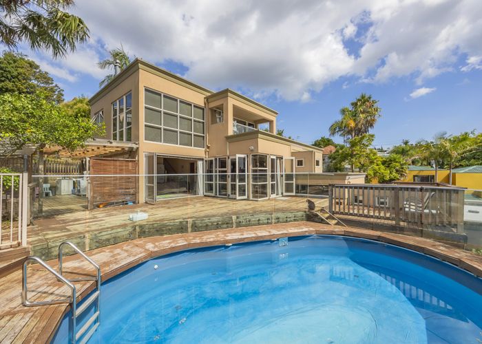  at 10 Tenbless Court, Unsworth Heights, North Shore City, Auckland