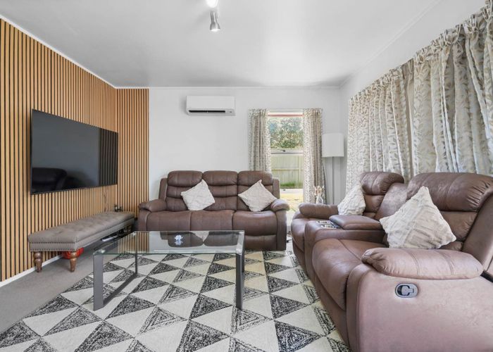  at 1/162 Pigeon Mountain Road, Half Moon Bay, Manukau City, Auckland