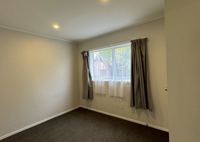  at 1 Ball Place, Mount Roskill, Auckland
