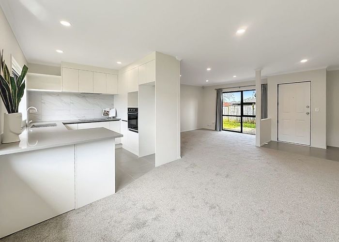  at 43 Foxlaw Street, Randwick Park, Manukau City, Auckland