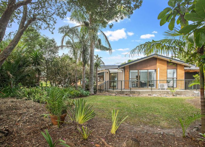  at 6 Palm Court Drive, Glen Eden, Auckland