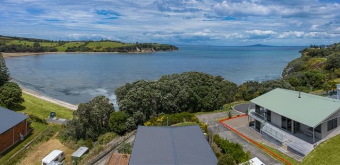  at 84 Shakespear Road, Army Bay, Whangaparaoa