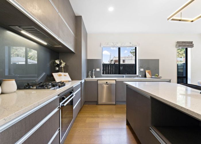  at 10 Agnew Place, Albany, Auckland