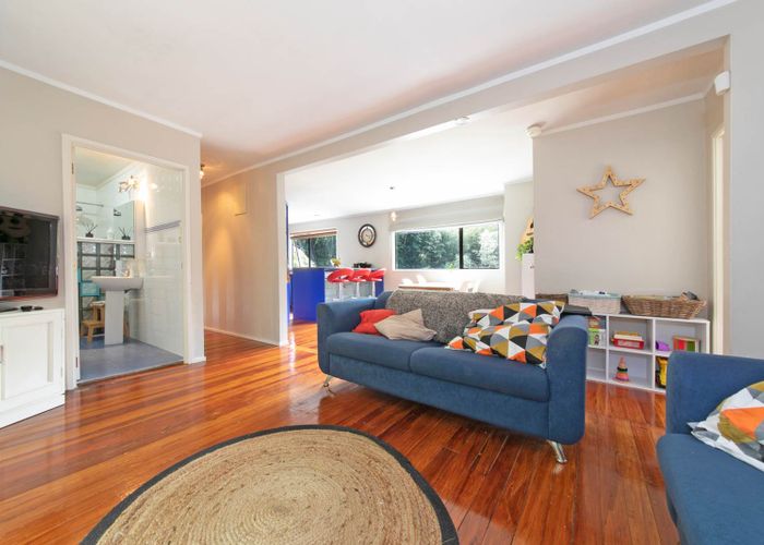  at 5 Sylvan Valley Avenue, Titirangi, Auckland