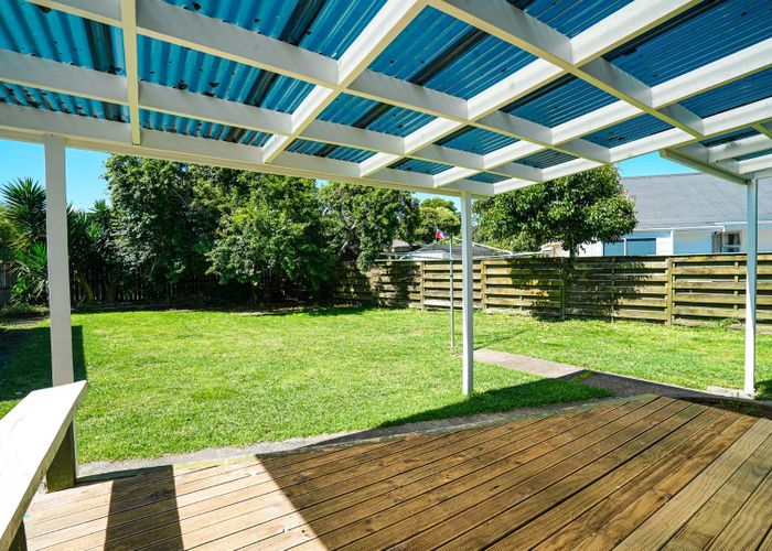  at 18 Fairdale Avenue, Papakura, Papakura, Auckland