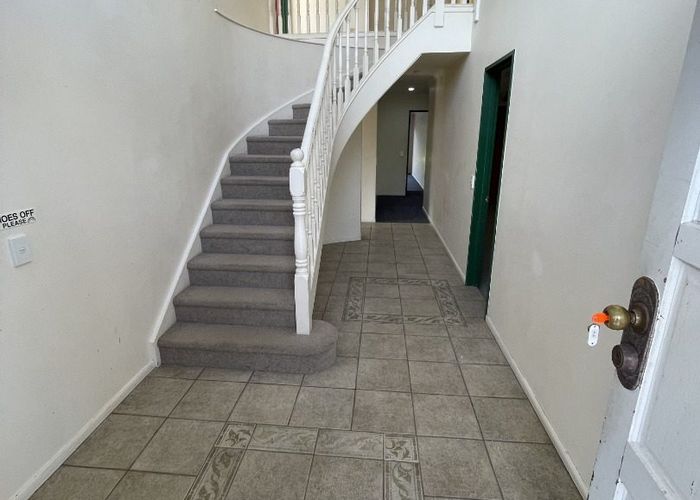  at 9 Vinograd Drive, Te Atatu Peninsula, Waitakere City, Auckland