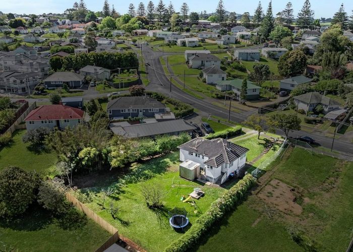  at 57 Leybourne Circle, Glen Innes, Auckland