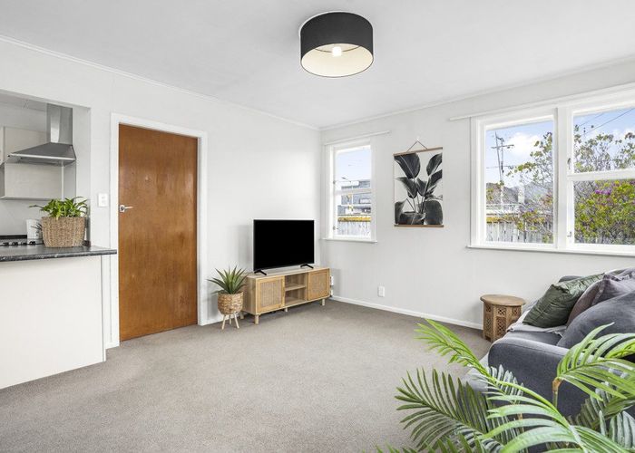  at 2/107 Cuba Street, Petone, Lower Hutt