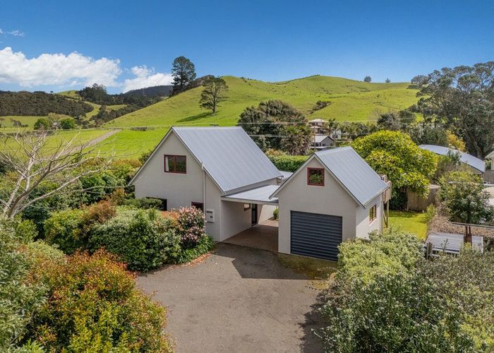  at 6 Leah Road, Simpsons Beach, Whitianga, Thames-Coromandel, Waikato