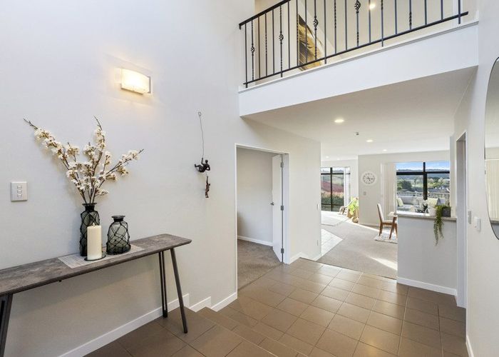  at 16 Oak View Terrace, Albany, North Shore City, Auckland