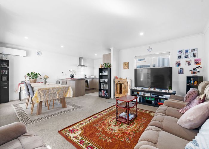  at 5/9 Vialou Street, Hamilton Central, Hamilton