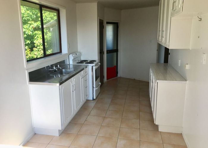  at 15 Olena Avenue, Sunnyhills, Manukau City, Auckland