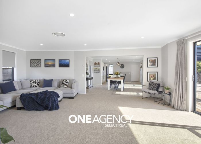  at 27 Topsail Way, Whitby, Porirua, Wellington