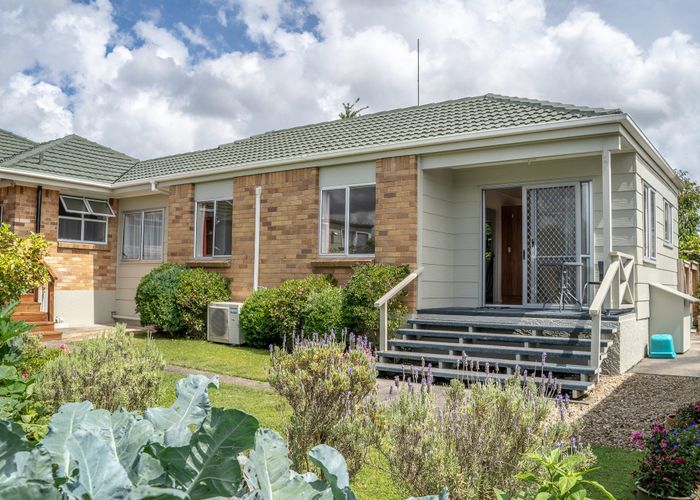 at 17 Johnsview Terrace, Hillcrest, Hamilton