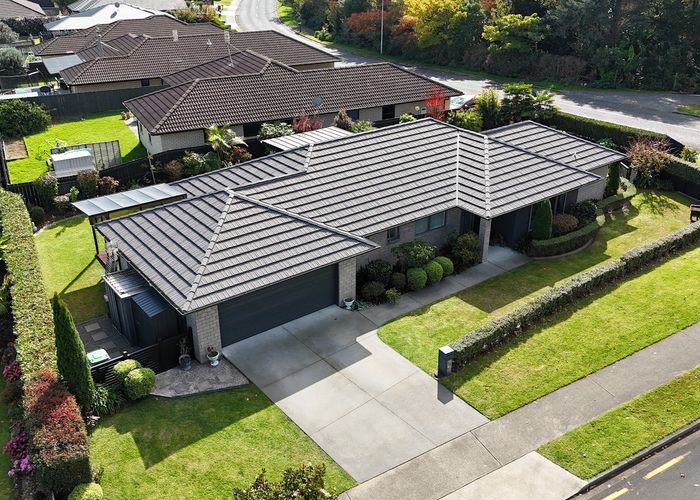  at 2 Ballintoy Park Drive, Welcome Bay, Tauranga