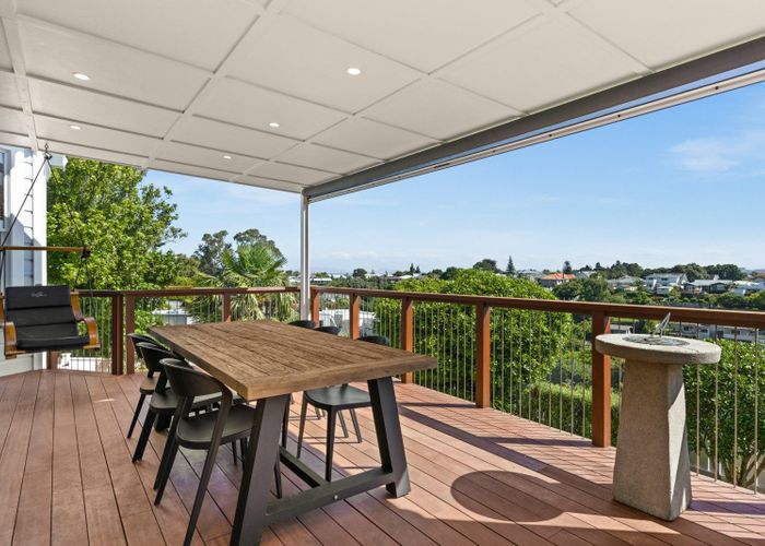  at 1 Roslyn Road, Bluff Hill, Napier