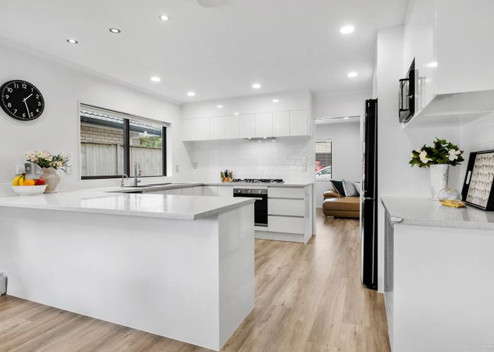  at 16 Bridgefield Crescent, Flat Bush, Auckland