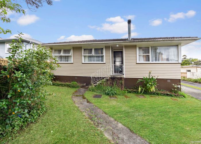  at 51 Castleford Street, Green Bay, Waitakere City, Auckland