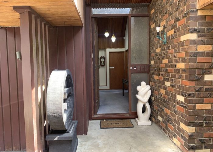  at 7 Mayfair Place, Tawa, Wellington