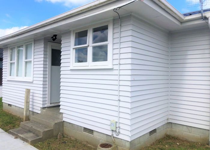  at 15 English Street, Saint Andrews, Hamilton, Waikato