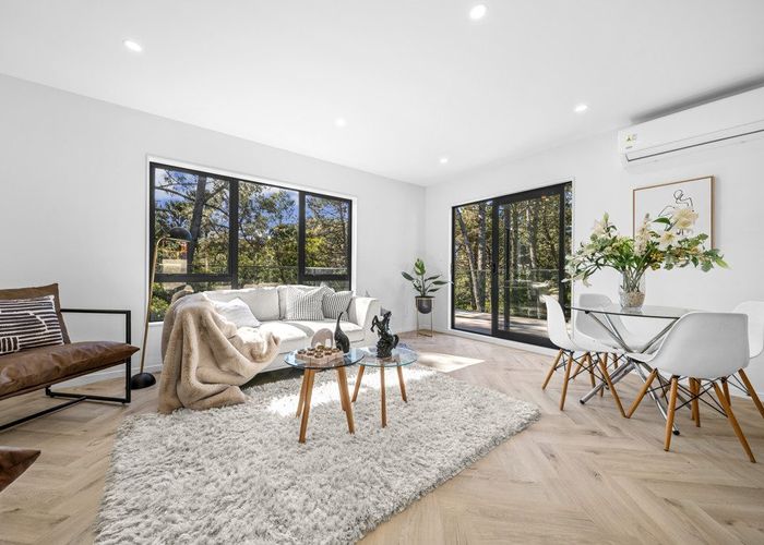  at 5A / 5B Saddleback Rise, Murrays Bay, North Shore City, Auckland