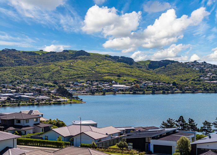  at 64 Queen Charlotte Drive, Aotea, Porirua, Wellington