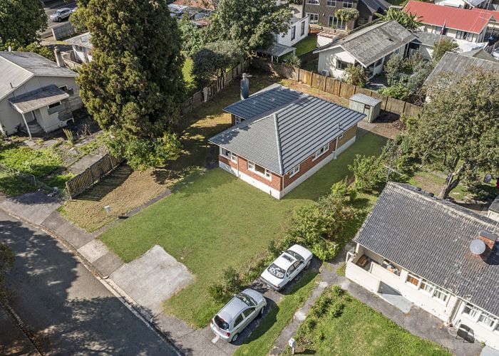  at 4 Bamford Place, Avondale, Auckland City, Auckland