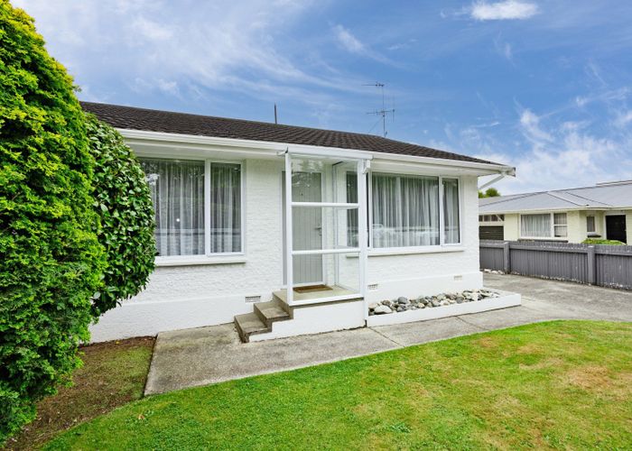  at 2/237 Queens Drive, Windsor, Invercargill