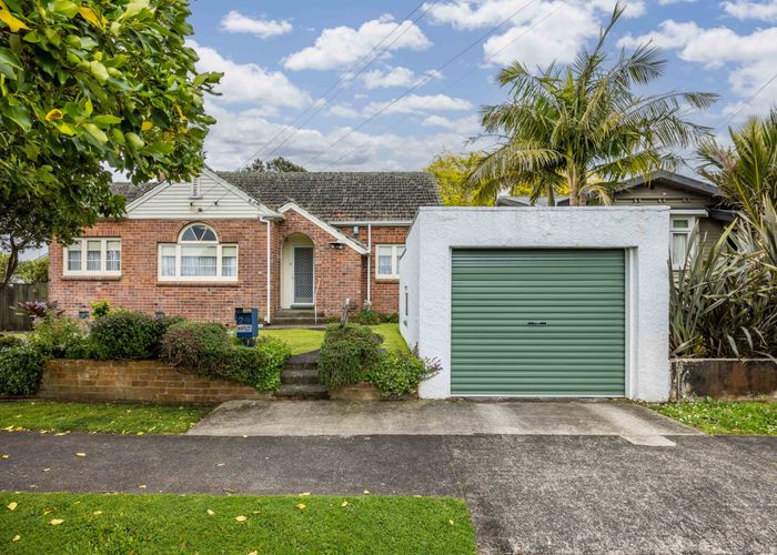  at 29 Aroha Avenue, Sandringham, Auckland